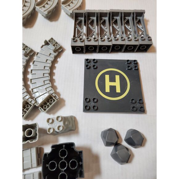 Mega Bloks Train Track Lot – Gray Rails + Extras - Picture 4 of 12